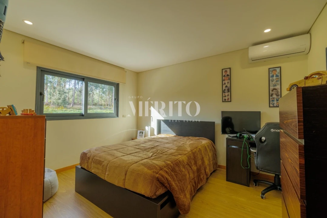 Moradia T4 para Venda em Vilar de Andorinho Foto 26