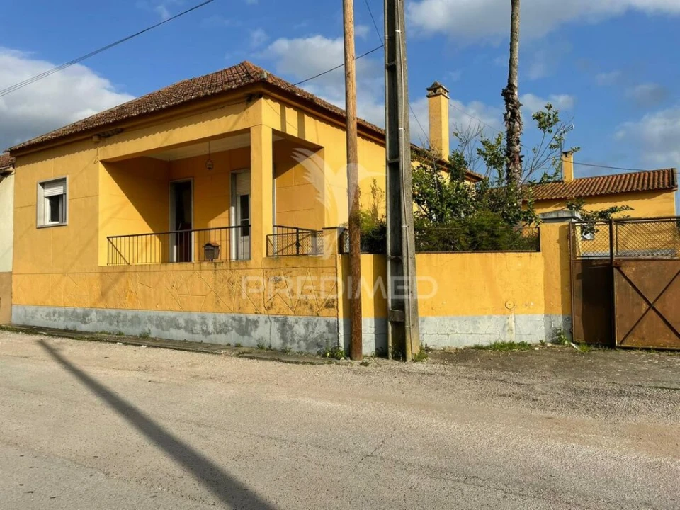 Moradia T3 para Venda em Azoia de Cima e Tremês Foto 20