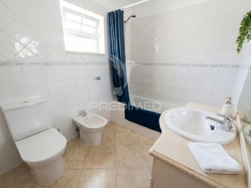 Apartamento T3 para Venda em Quarteira Foto 14