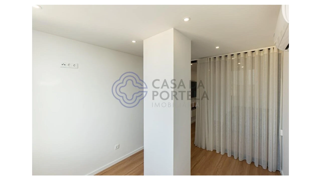 Apartamento T2 para Venda em Ramalde Foto 14