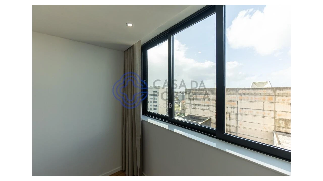 Apartamento T2 para Venda em Ramalde Foto 12