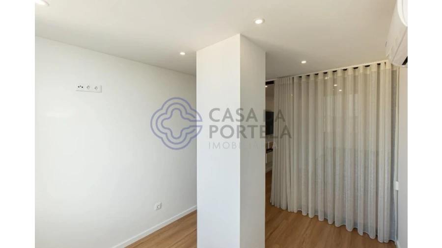 Apartamento T2 para Venda em Ramalde Foto 14