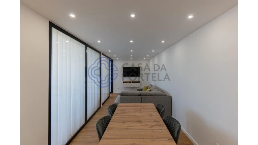 Apartamento T2 para Venda em Ramalde Foto 2