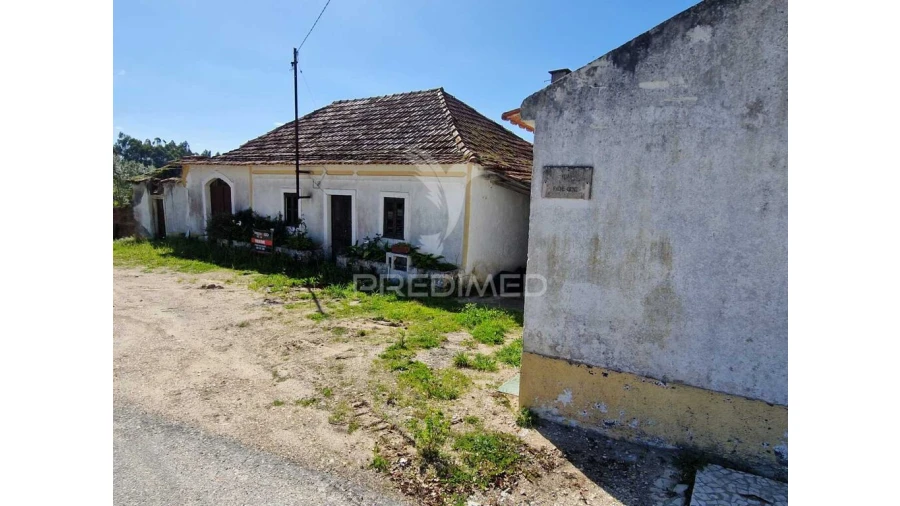 Moradia T3 para Venda em Nossa Senhora das Misericordias Foto 3