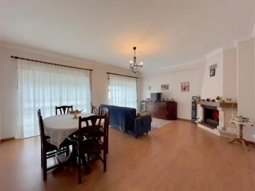 Apartamento T3 para Venda em Sé Nova, Santa Cruz, Almedina e São Bartolomeu