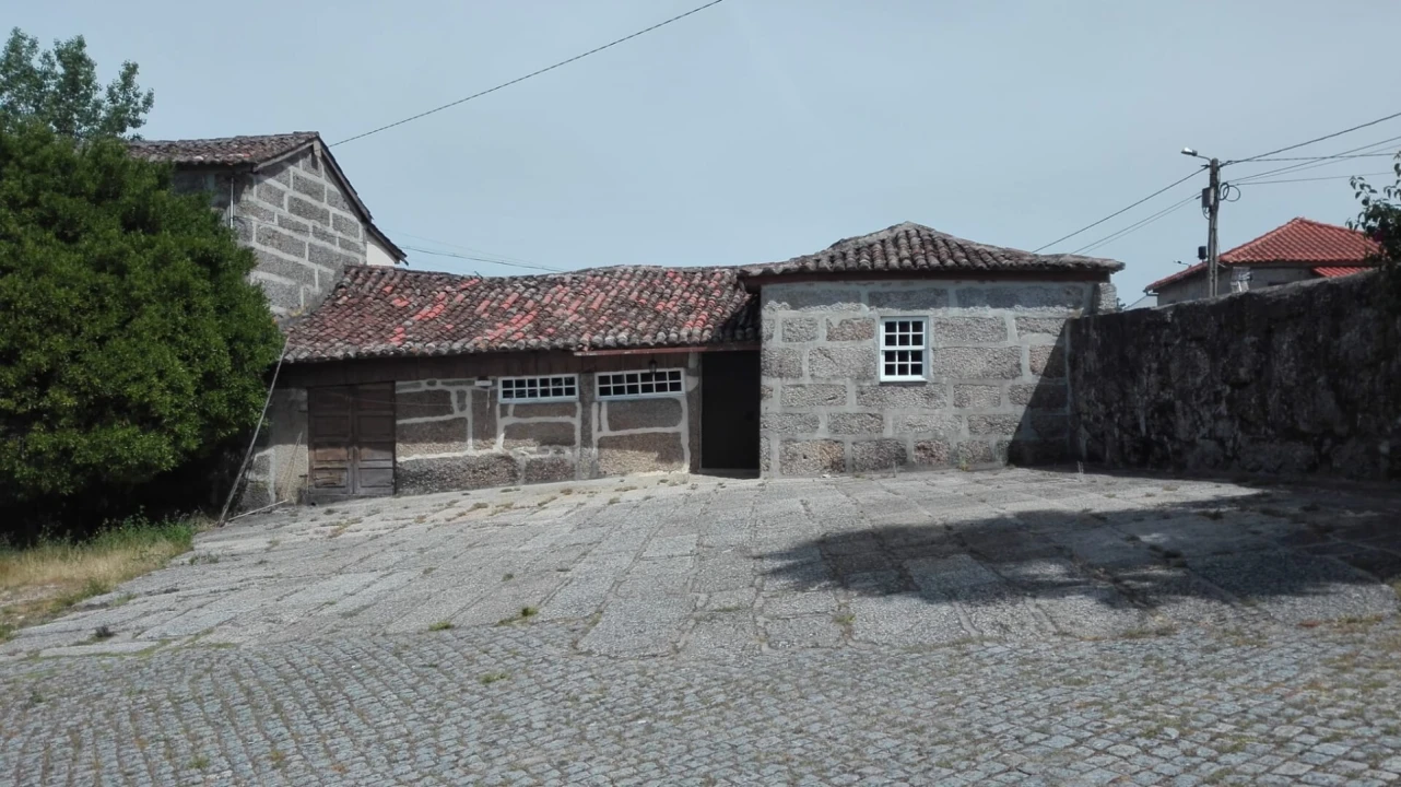 Quinta T4 para Venda em Selho São Lourenço e Gominhães Foto 3