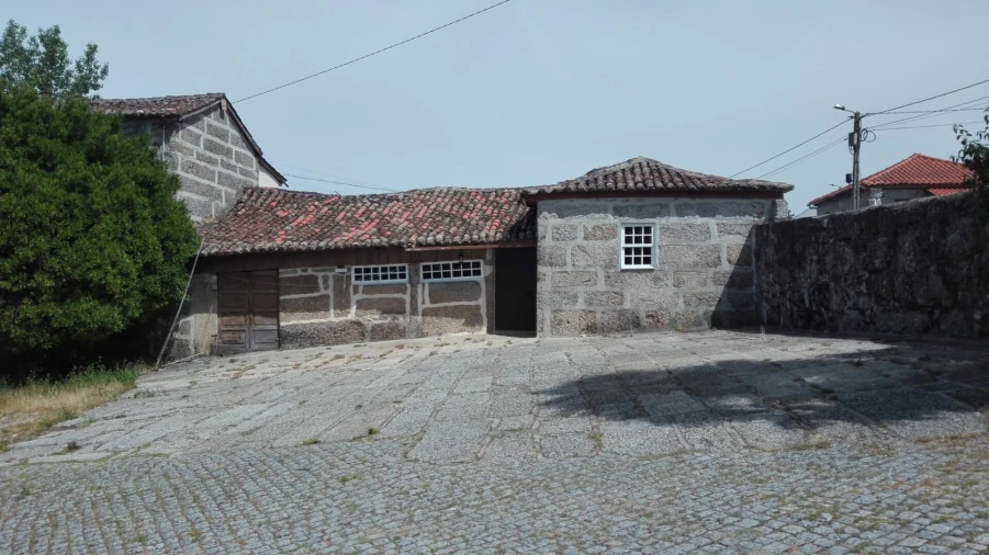Quinta T4 para Venda em Selho São Lourenço e Gominhães Foto 3