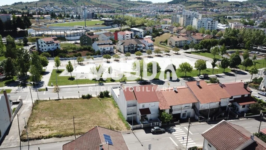 Terreno para Venda em Sé, Santa Maria e Meixedo Foto 7