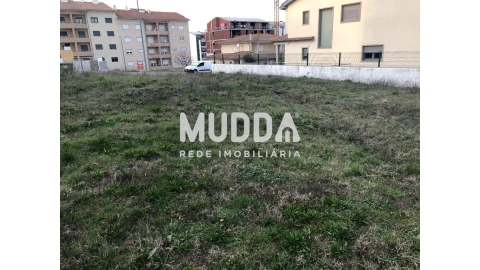 Terreno para Venda em Sé, Santa Maria e Meixedo