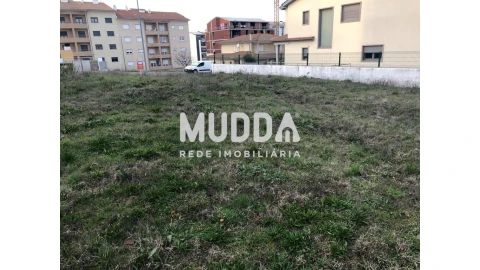 Terreno para Venda em Sé, Santa Maria e Meixedo