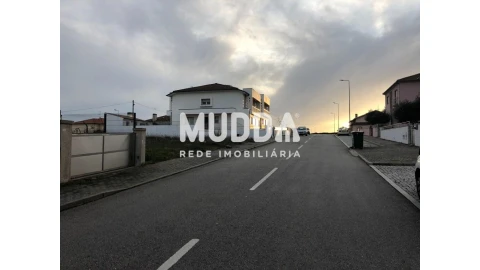 Terreno para Venda em Sé, Santa Maria e Meixedo