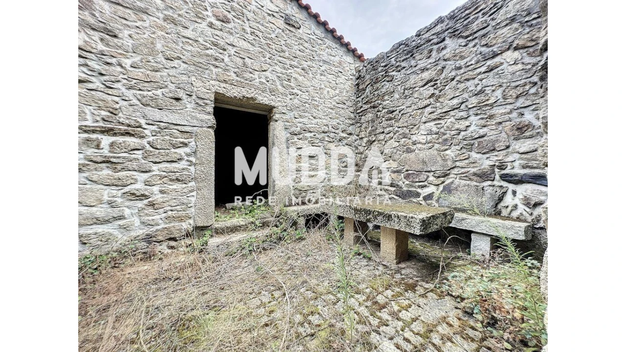 Moradia T4 para Venda em Genisio Foto 9