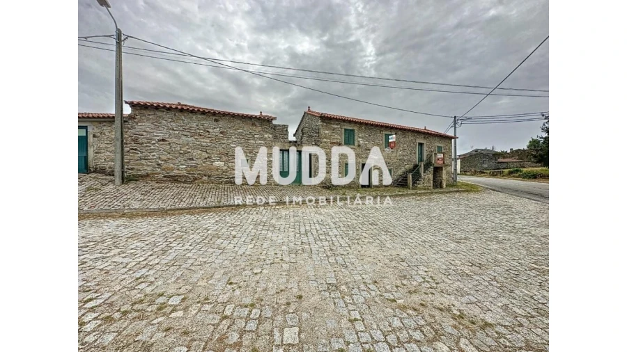 Moradia T4 para Venda em Genisio Foto 2