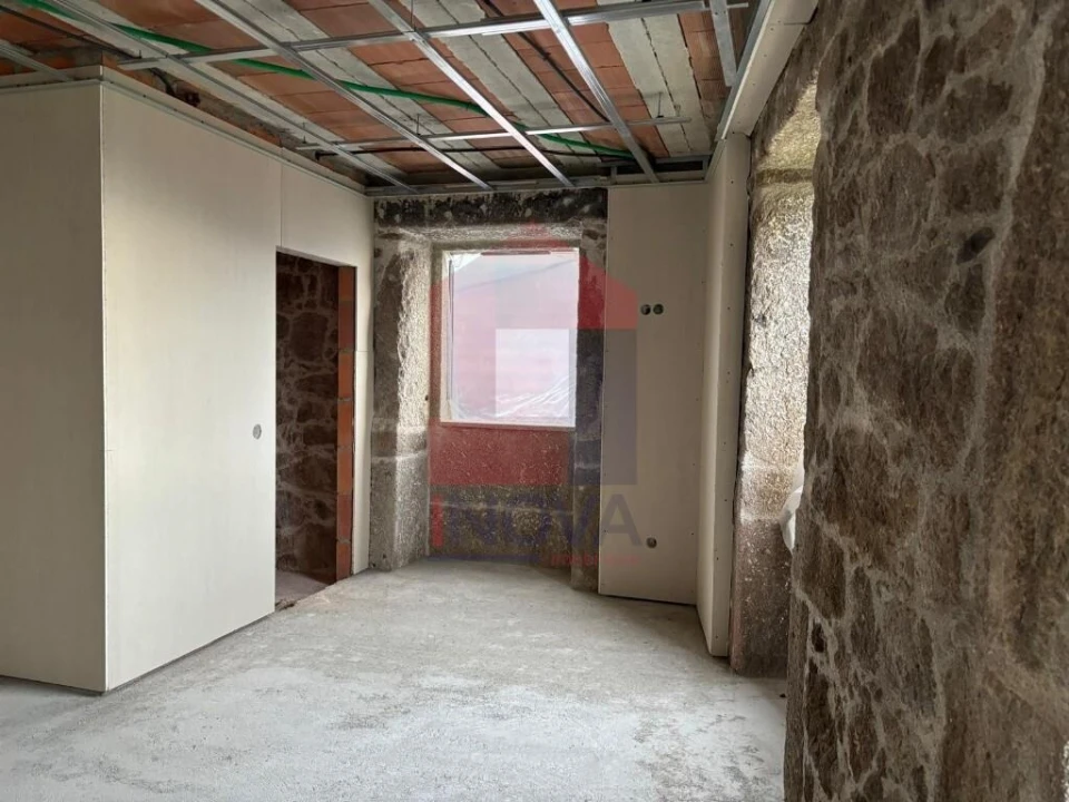 Moradia T4 para Venda em Pico de Regalados, Gondiães e Mós Foto 6