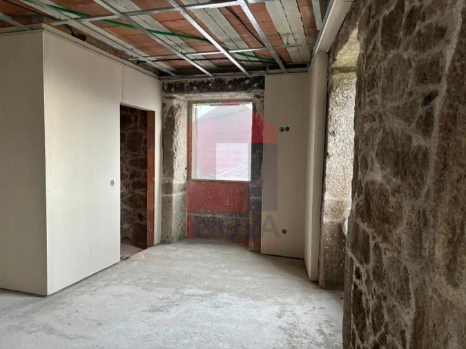 Moradia T4 para Venda em Pico de Regalados, Gondiães e Mós Foto 8