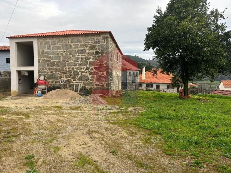 Moradia T4 para Venda em Pico de Regalados, Gondiães e Mós Foto 23