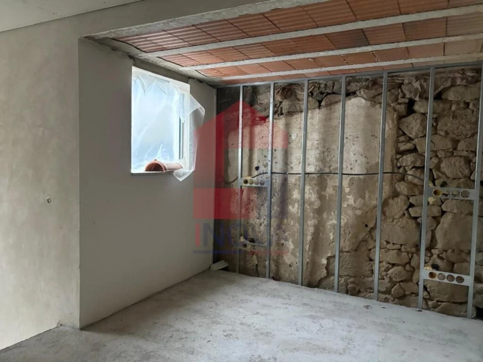 Moradia T4 para Venda em Pico de Regalados, Gondiães e Mós Foto 3