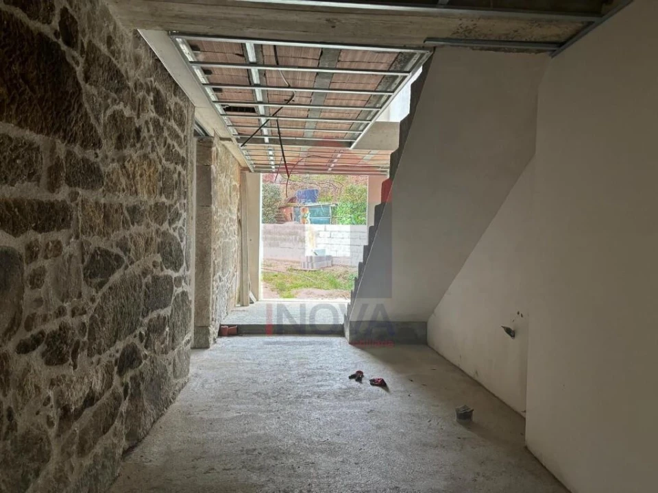 Moradia T4 para Venda em Pico de Regalados, Gondiães e Mós Foto 16