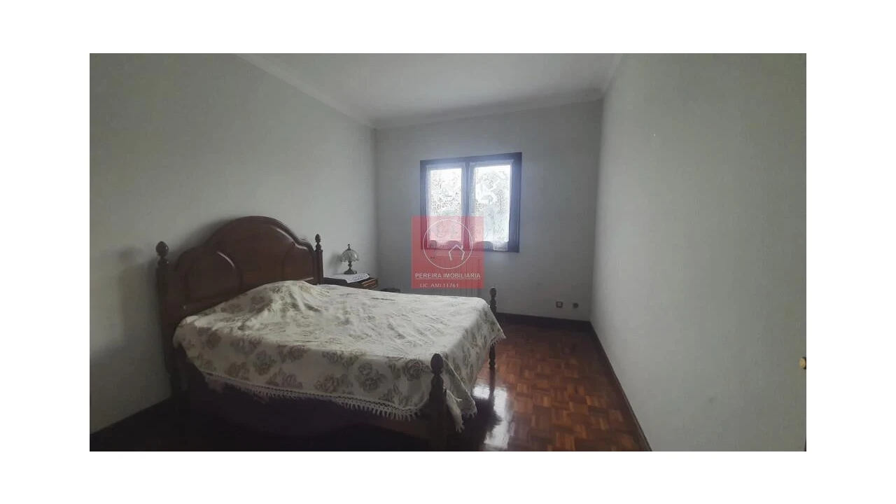 Moradia T4 para Venda em Vila Nova de Anha Foto 6