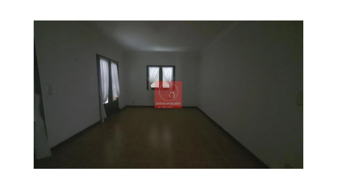 Moradia T4 para Venda em Vila Nova de Anha Foto 4