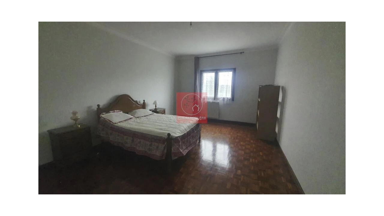 Moradia T4 para Venda em Vila Nova de Anha Foto 9