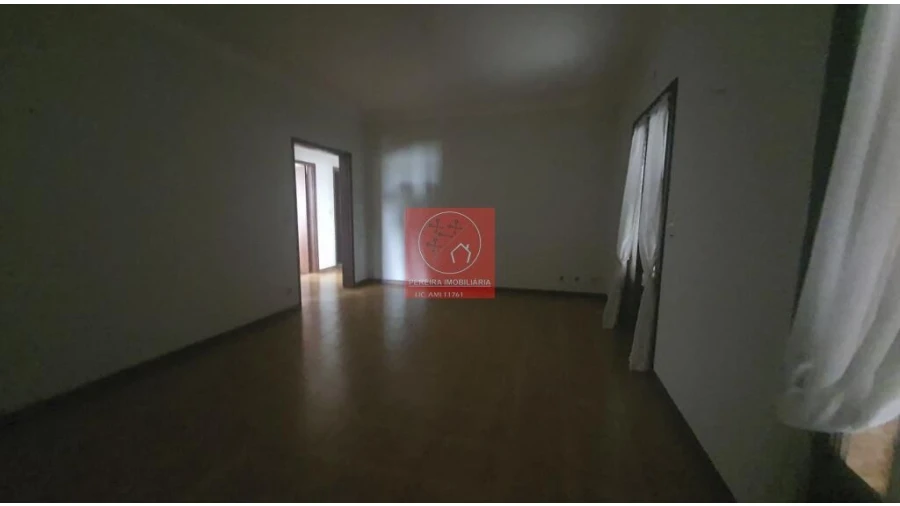 Moradia T4 para Venda em Vila Nova de Anha Foto 3