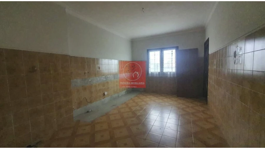 Moradia T4 para Venda em Vila Nova de Anha Foto 5