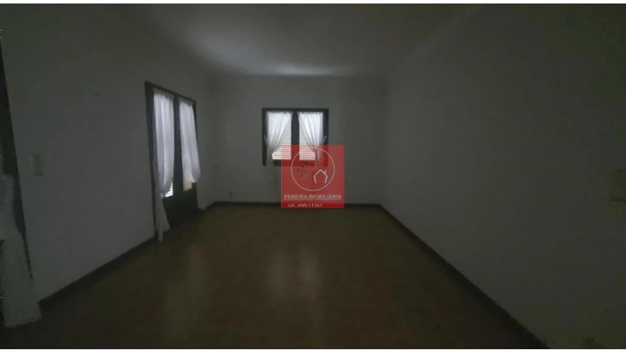 Moradia T4 para Venda em Vila Nova de Anha Foto 4