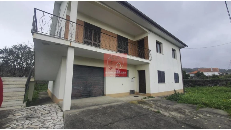 Moradia T4 para Venda em Vila Nova de Anha