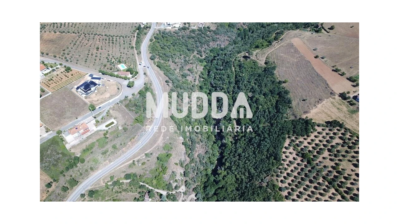 Terreno para Venda em Gimonde Foto 3