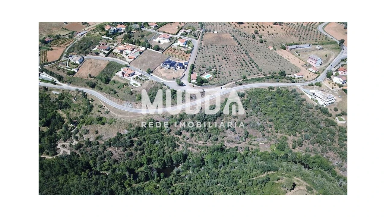 Terreno para Venda em Gimonde Foto 4