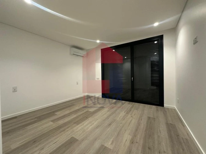 Moradia T3 para Venda em Vila Verde e Barbudo Foto 16