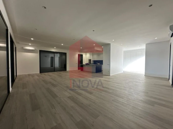 Moradia T3 para Venda em Vila Verde e Barbudo Foto 4