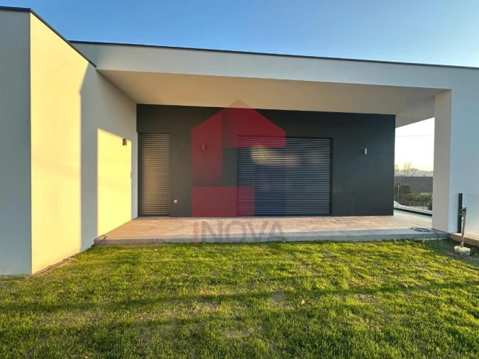 Moradia T3 para Venda em Vila Verde e Barbudo Foto 28