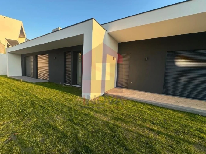 Moradia T3 para Venda em Vila Verde e Barbudo Foto 3