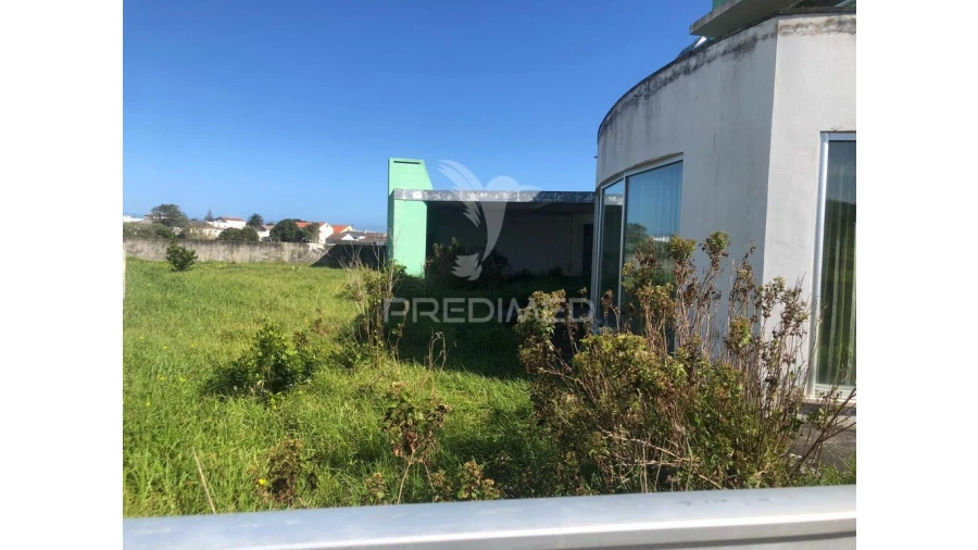 Moradia T3 para Venda em Lajes Foto 3