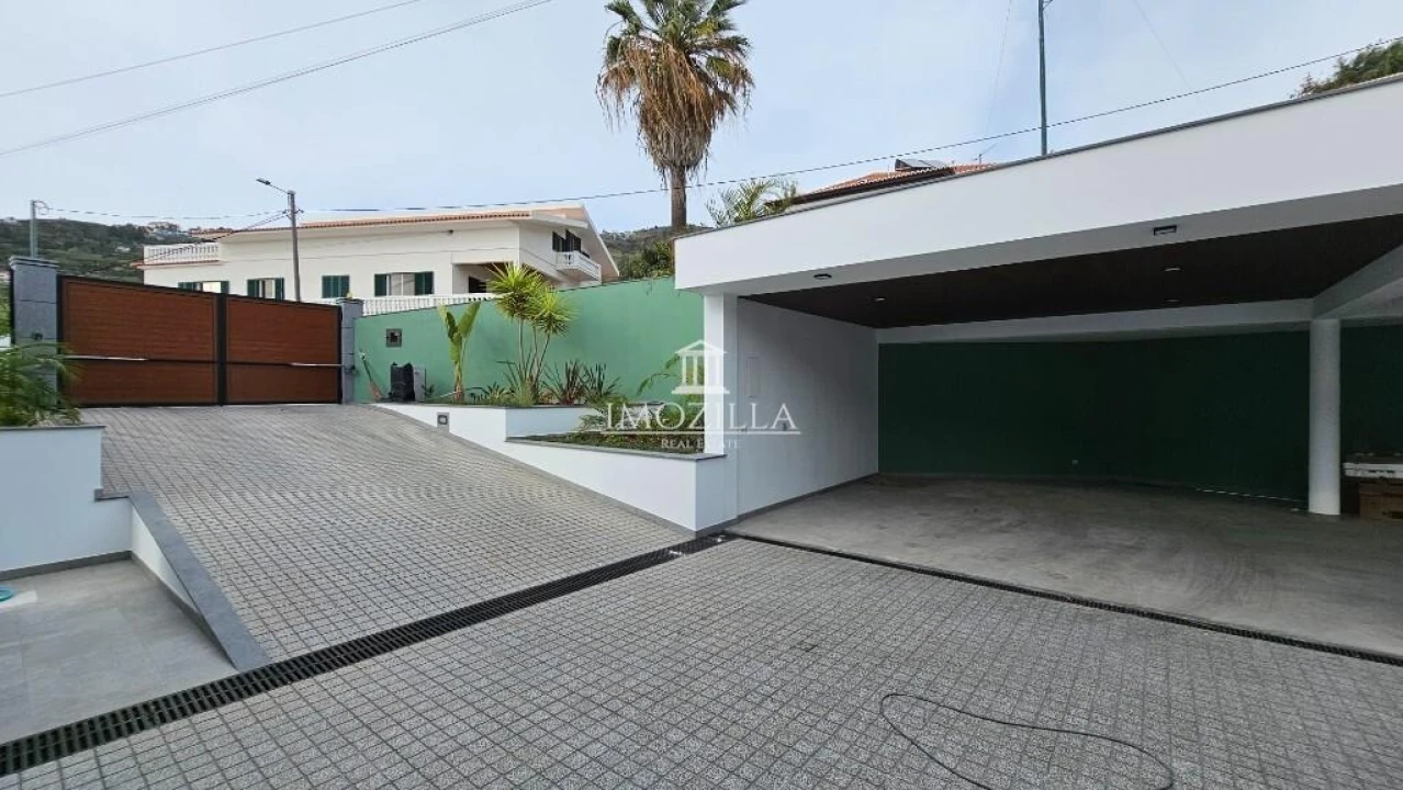 Moradia T3 para Venda em Arco da Calheta Foto 22