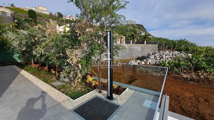 Moradia T3 para Venda em Arco da Calheta Foto 33