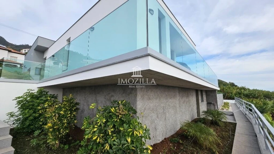 Moradia T3 para Venda em Arco da Calheta Foto 28