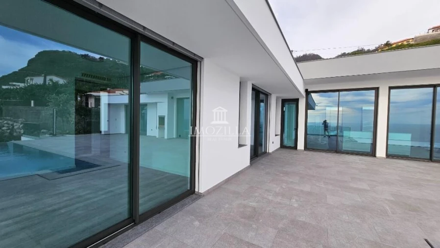 Moradia T3 para Venda em Arco da Calheta Foto 18