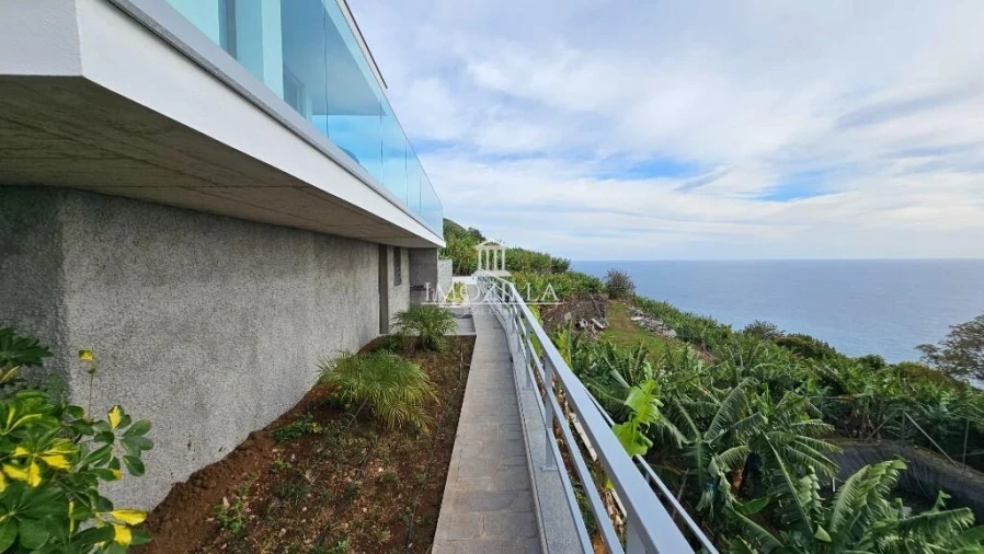 Moradia T3 para Venda em Arco da Calheta Foto 30