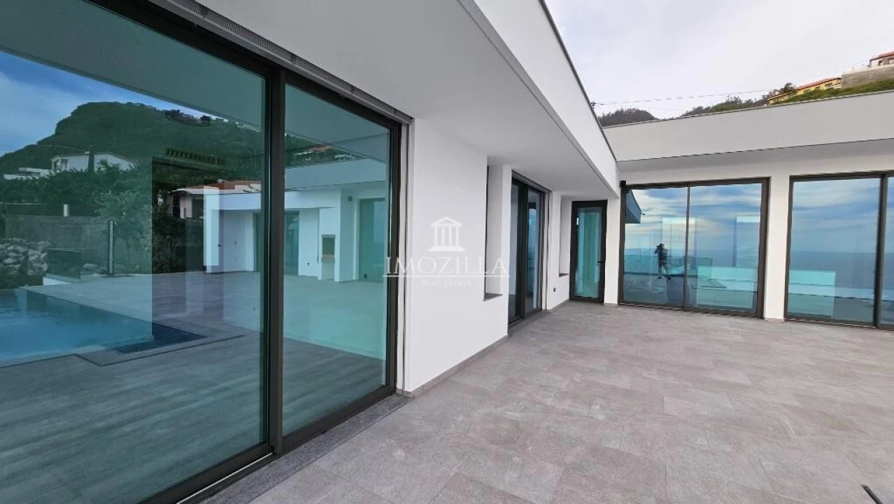 Moradia T3 para Venda em Arco da Calheta Foto 18