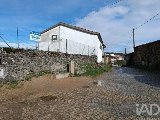Moradia T4 para Venda em Salsas Foto 4