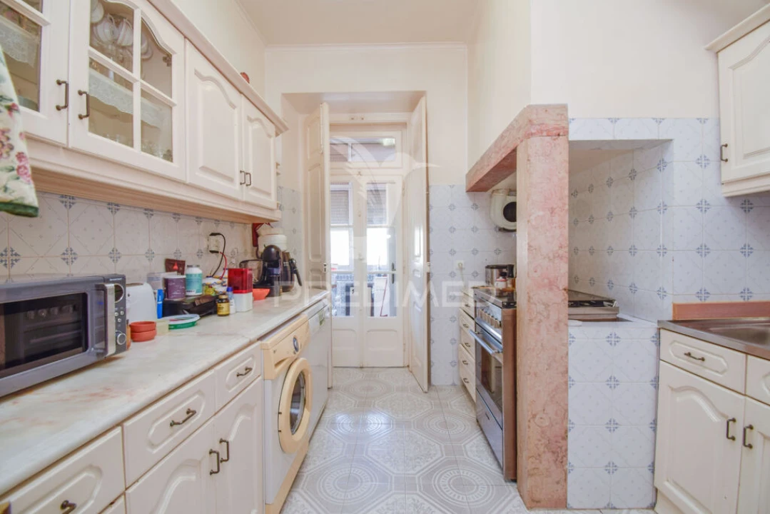 Apartamento T5 para Venda em Avenidas Novas Foto 19
