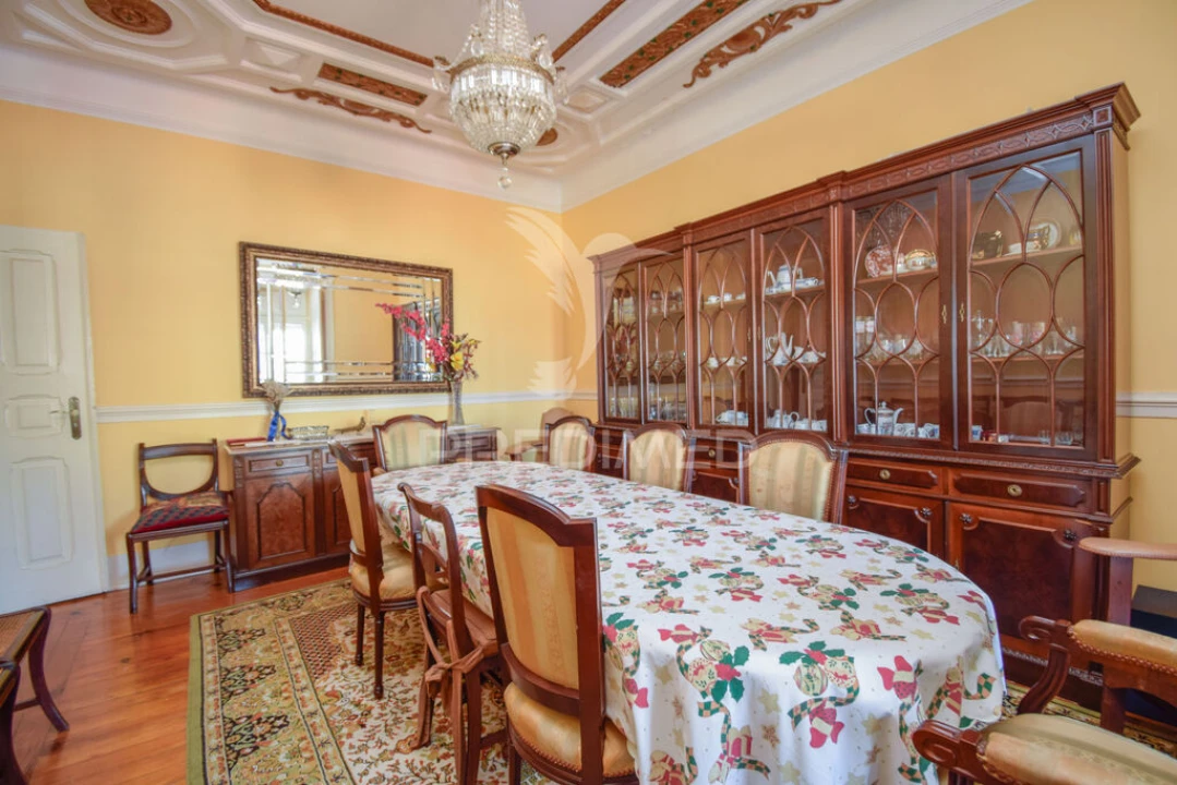 Apartamento T5 para Venda em Avenidas Novas Foto 8