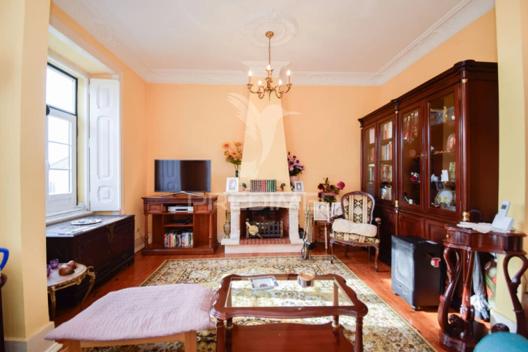 Apartamento T5 para Venda em Avenidas Novas Foto 2