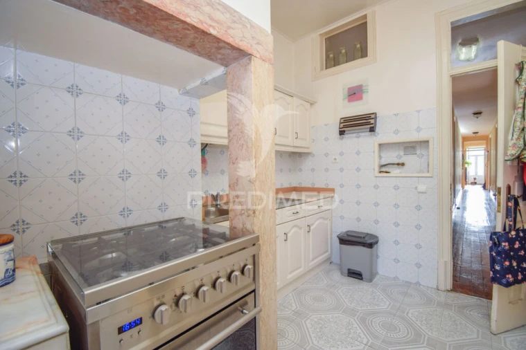 Apartamento T5 para Venda em Avenidas Novas Foto 18