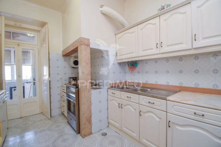 Apartamento T5 para Venda em Avenidas Novas Foto 17