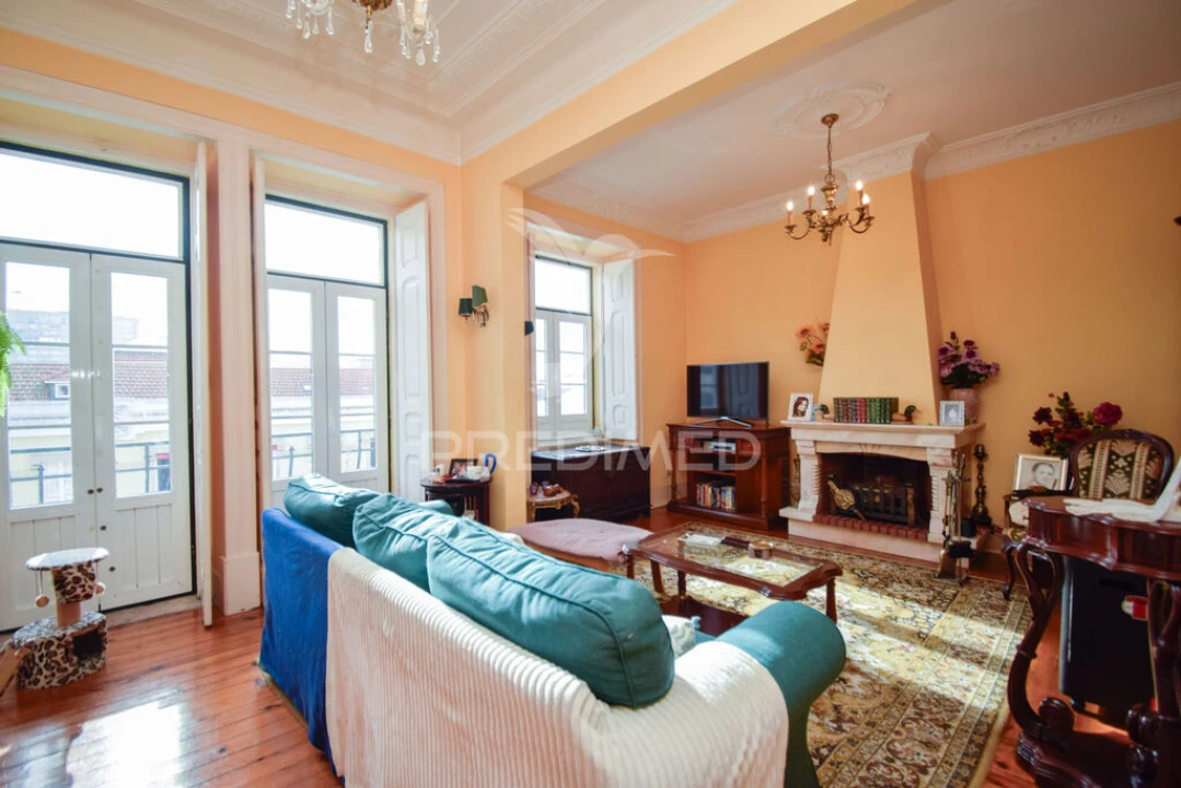 Apartamento T5 para Venda em Avenidas Novas Foto 1
