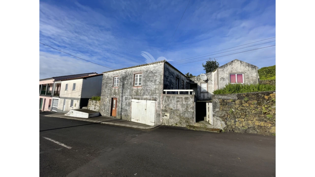 Moradia T2 para Venda em Santo Amaro Foto 1